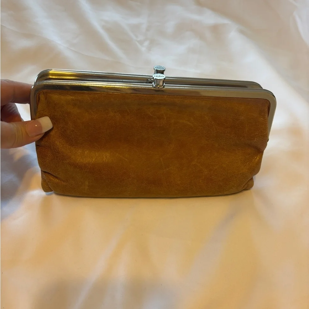 Hobo International Tan Lauren Leather Clutch‎ Wallet